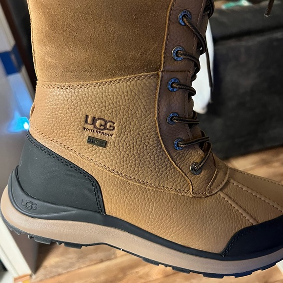 Ugg Adirondack Boots sz 9 - Picture 5 of 6